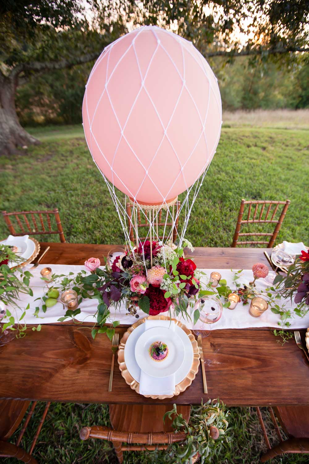 pink-red-gold-table-settings-chey-photography-sweet-meadow-94