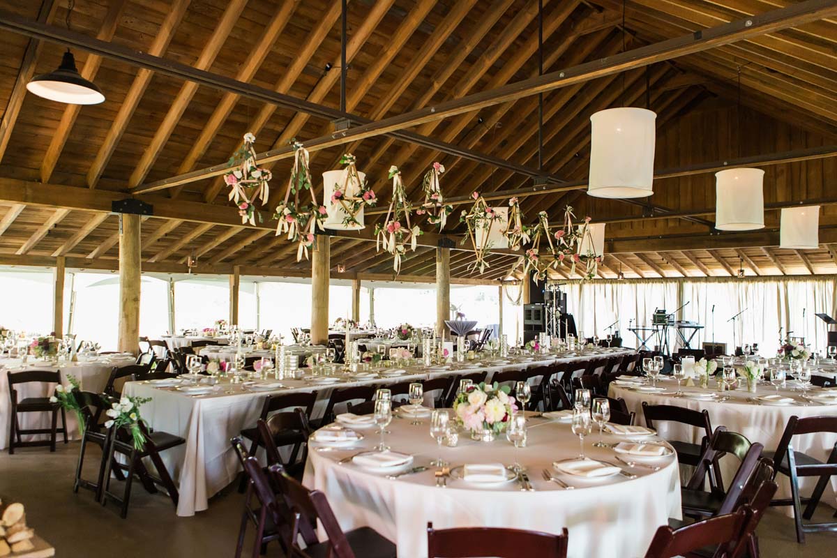 rustic-barn-reception-tables-vue-photography-97