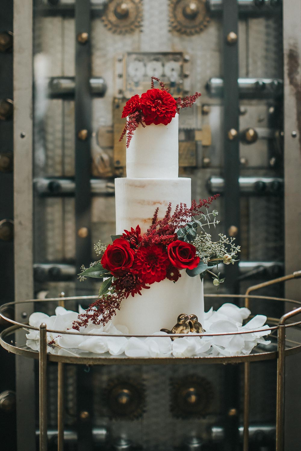 white-and-bright-red-cake-rad-red-creative-the-vault-93