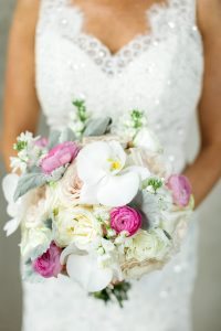 white-pink-bridal-bouquet
