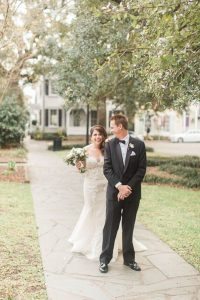 savannah-historic-district-bride-groom-first-look