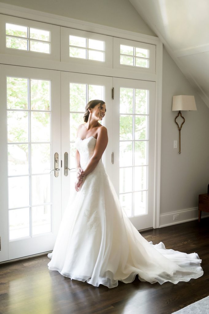 Maloney_Donovan_JuliaFranzosaPhotography_GettingReady0081_big