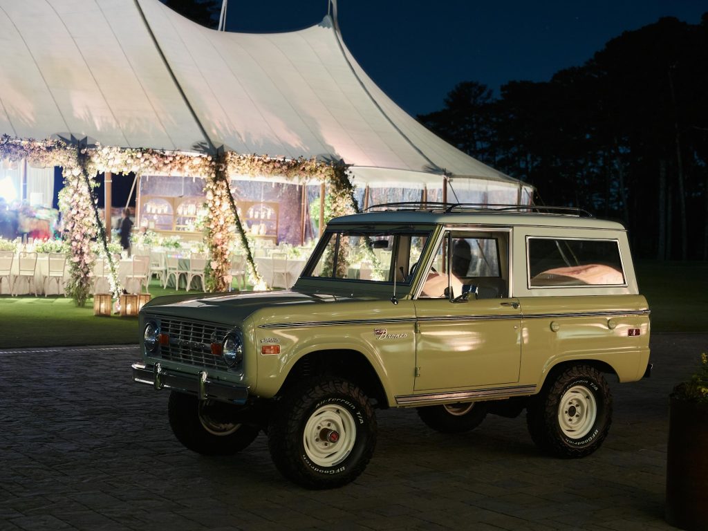 Olivia & Davis’ Verdant & Lush Cherokee Town and Country Club Wedding