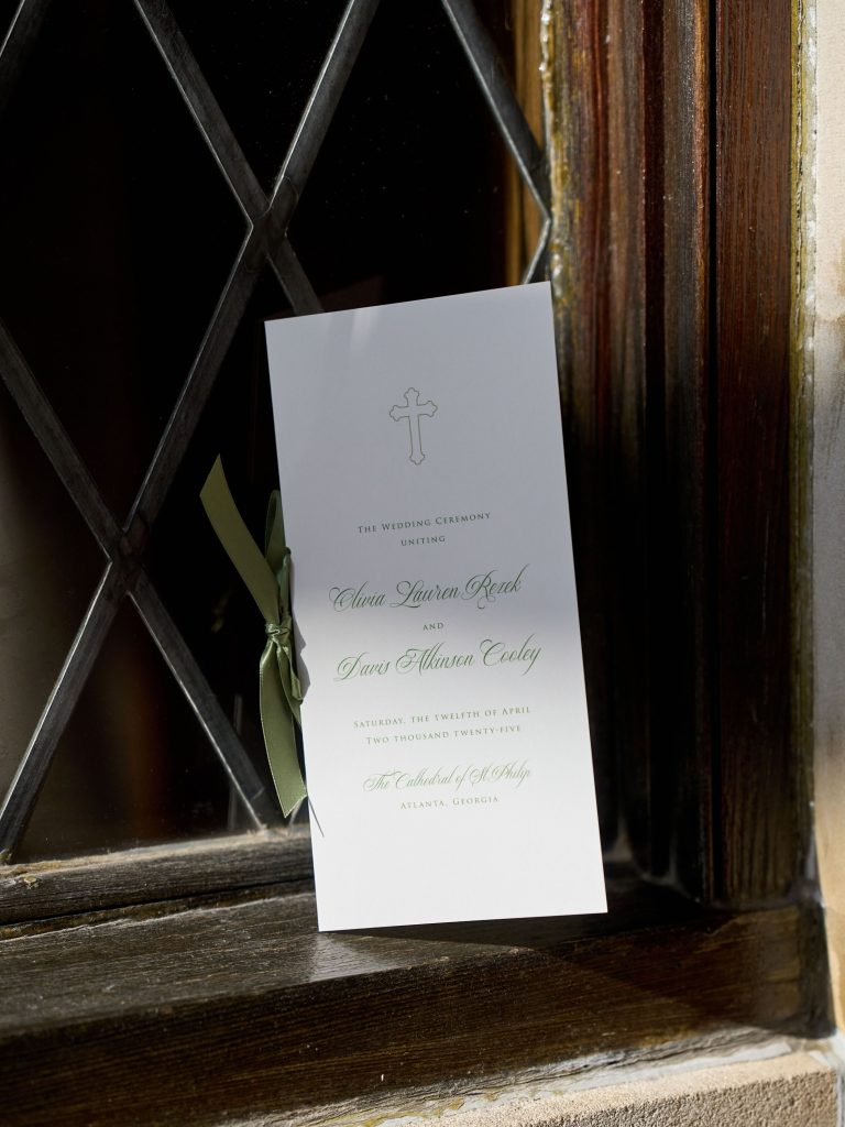 Olivia & Davis’ Verdant & Lush Cherokee Town and Country Club Wedding