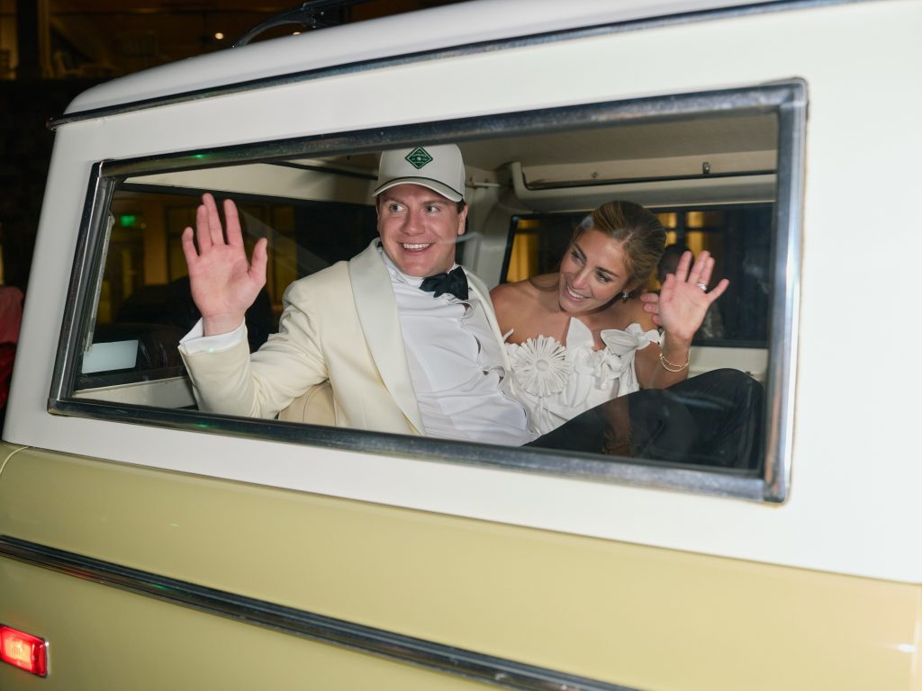 Olivia & Davis’ Verdant & Lush Cherokee Town and Country Club Wedding